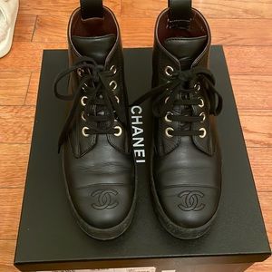 Chanel boots !